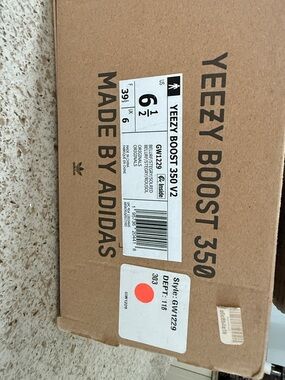 adidas Yeezy Boost 350 V2 Cardboard Box -